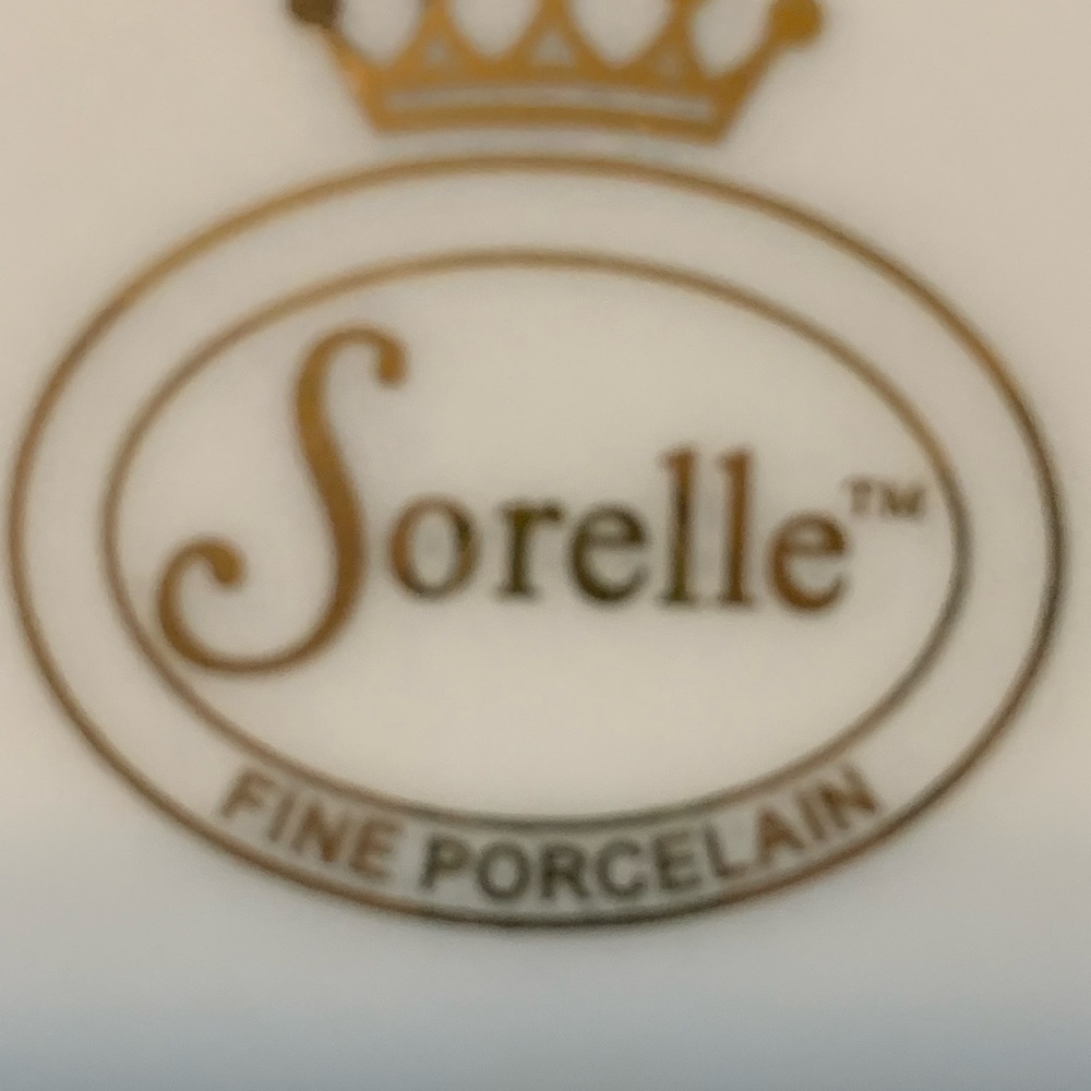 Sorelle Tea Set - Picture 3 of 3
